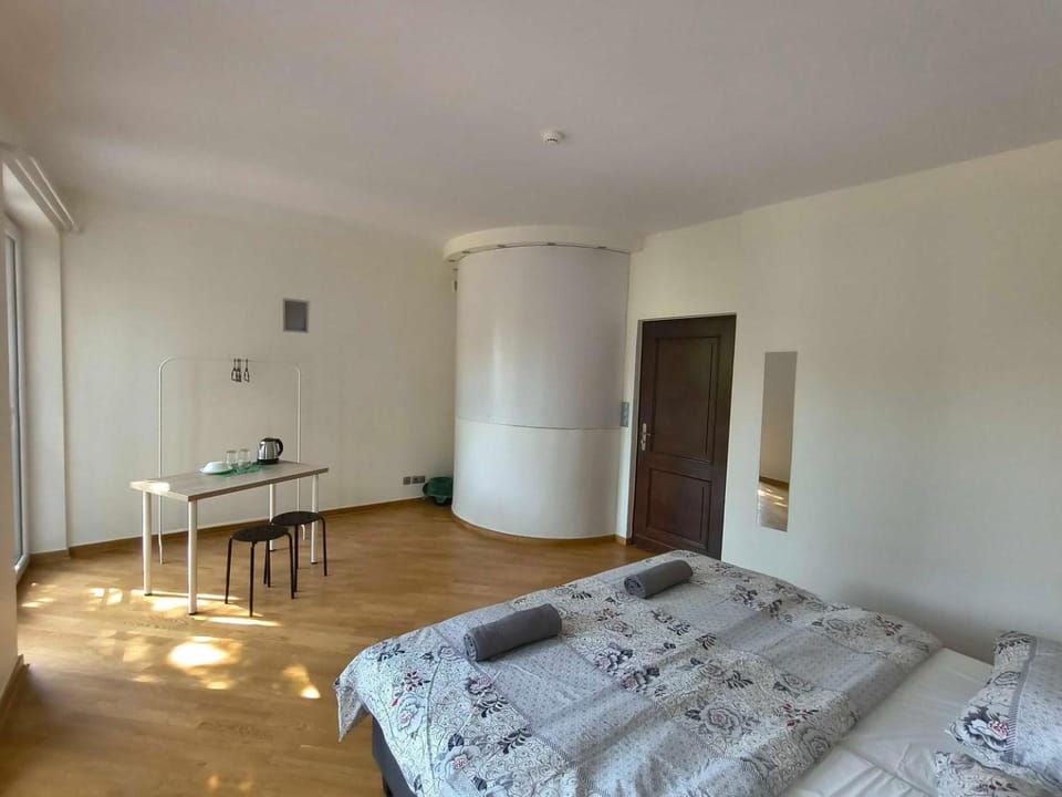 Fantastic-Inn Warszawa - FMW Pokój E House in Warsaw
