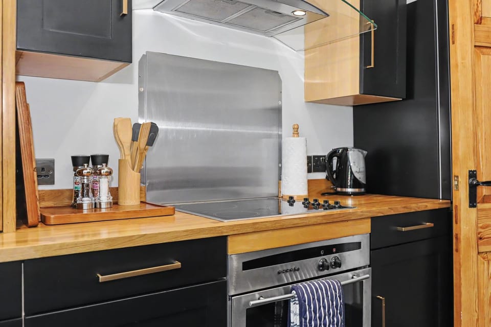 Luxury Witney Apt Cotswold Charm & Stylish Comfort Apartment in West Oxfordshire District