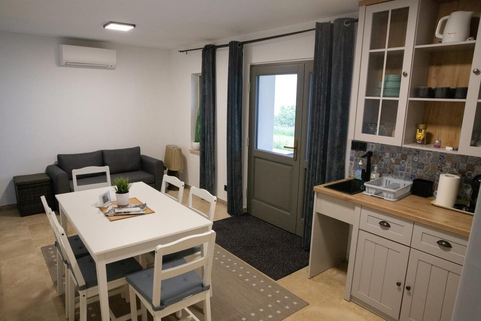 Kék Horizont Apartman Badacsony Apartment in Hungary
