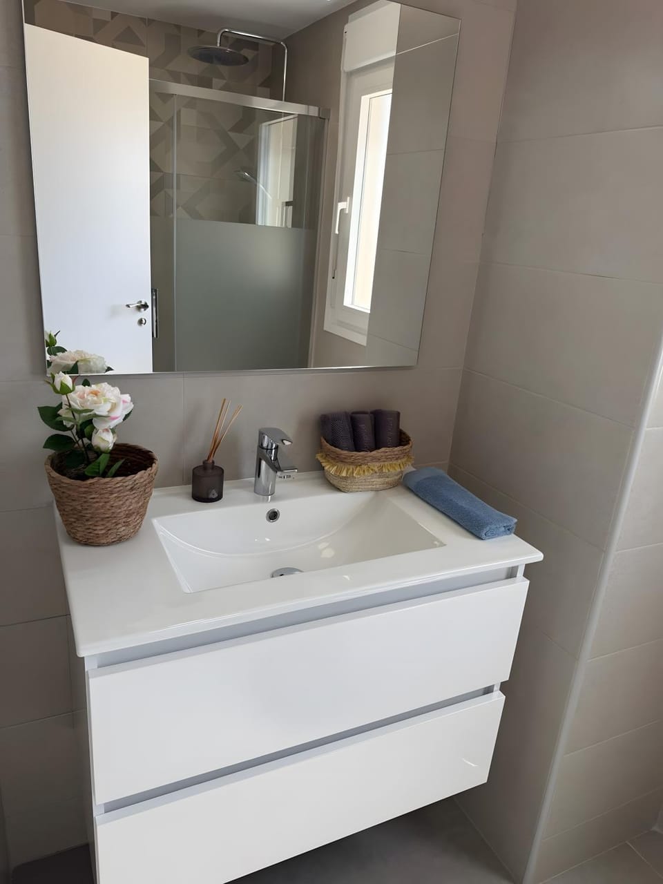 Bathroom, Living room