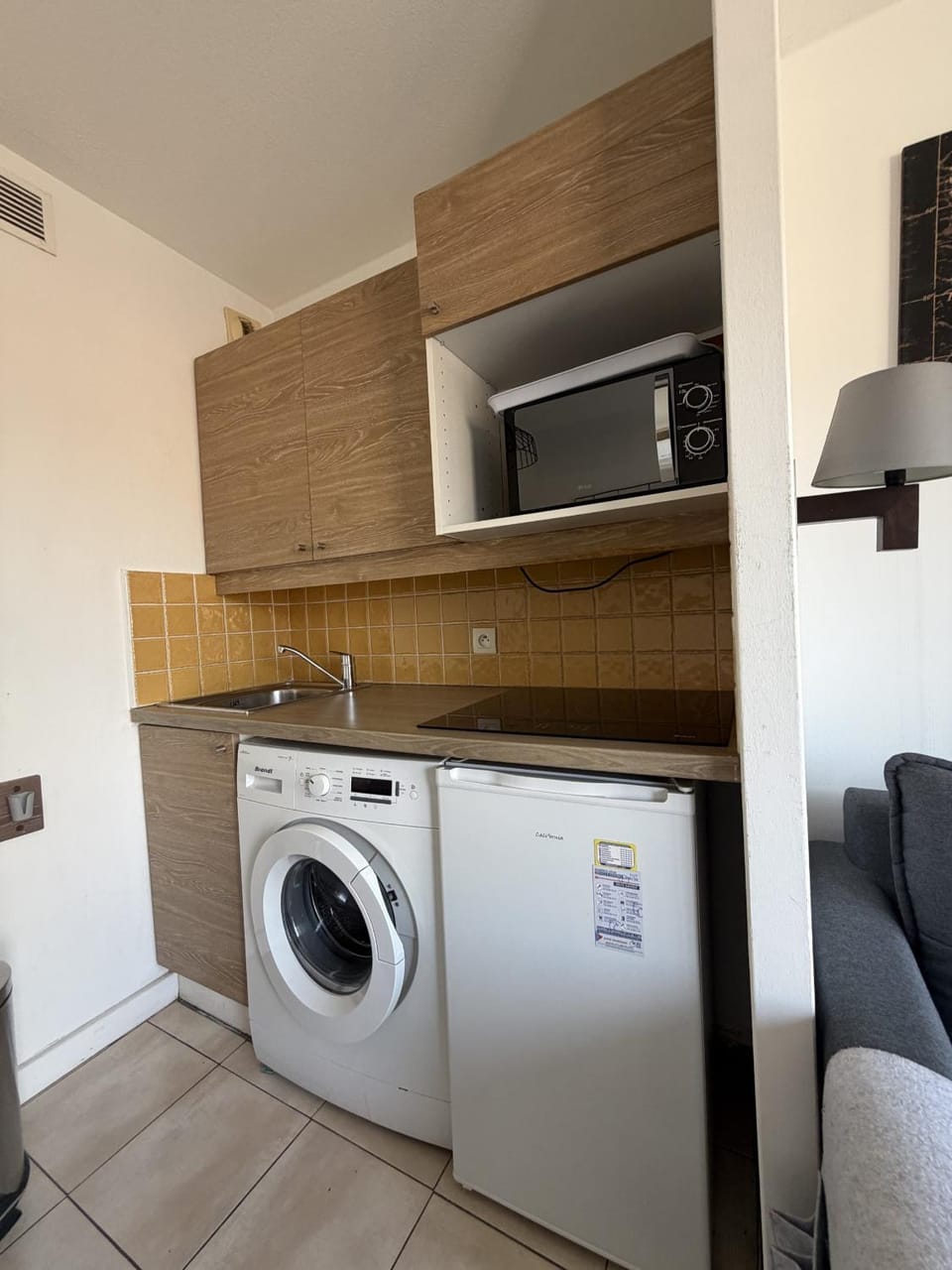 Charmant Studio avec Terrasse, Proche Plages et Gare Cannes, Clim Apartment in Cannes