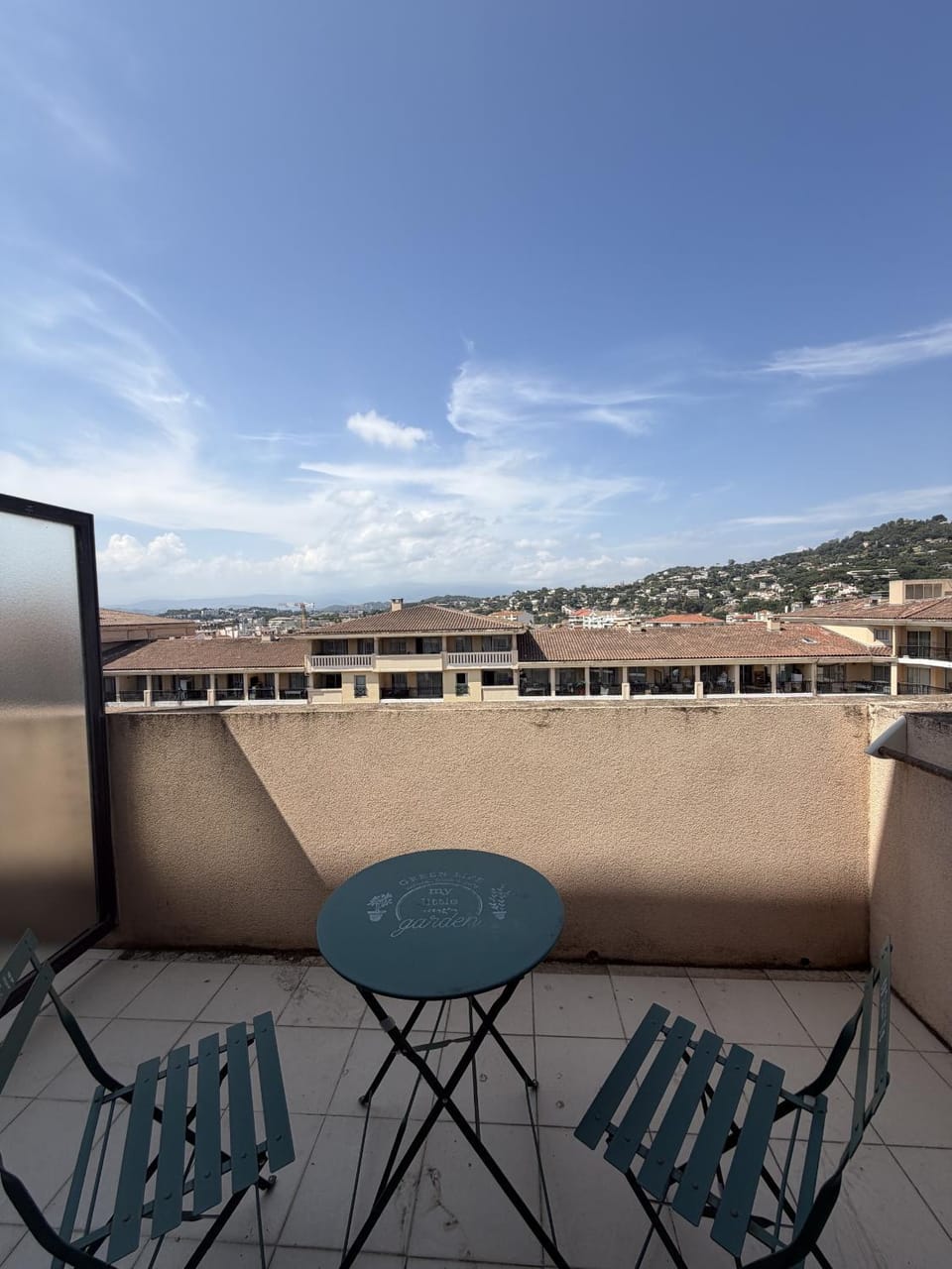 Charmant Studio avec Terrasse, Proche Plages et Gare Cannes, Clim Apartment in Cannes