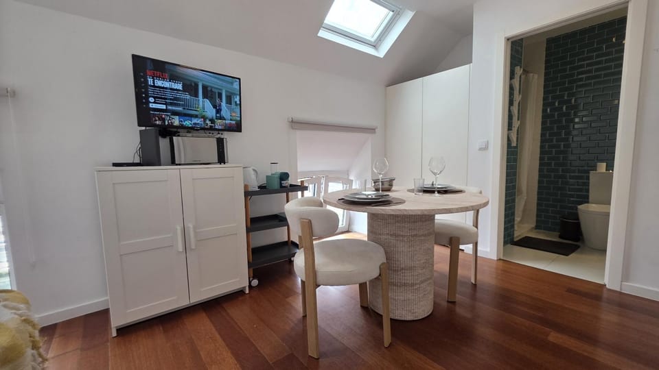 TV and multimedia, Dining area