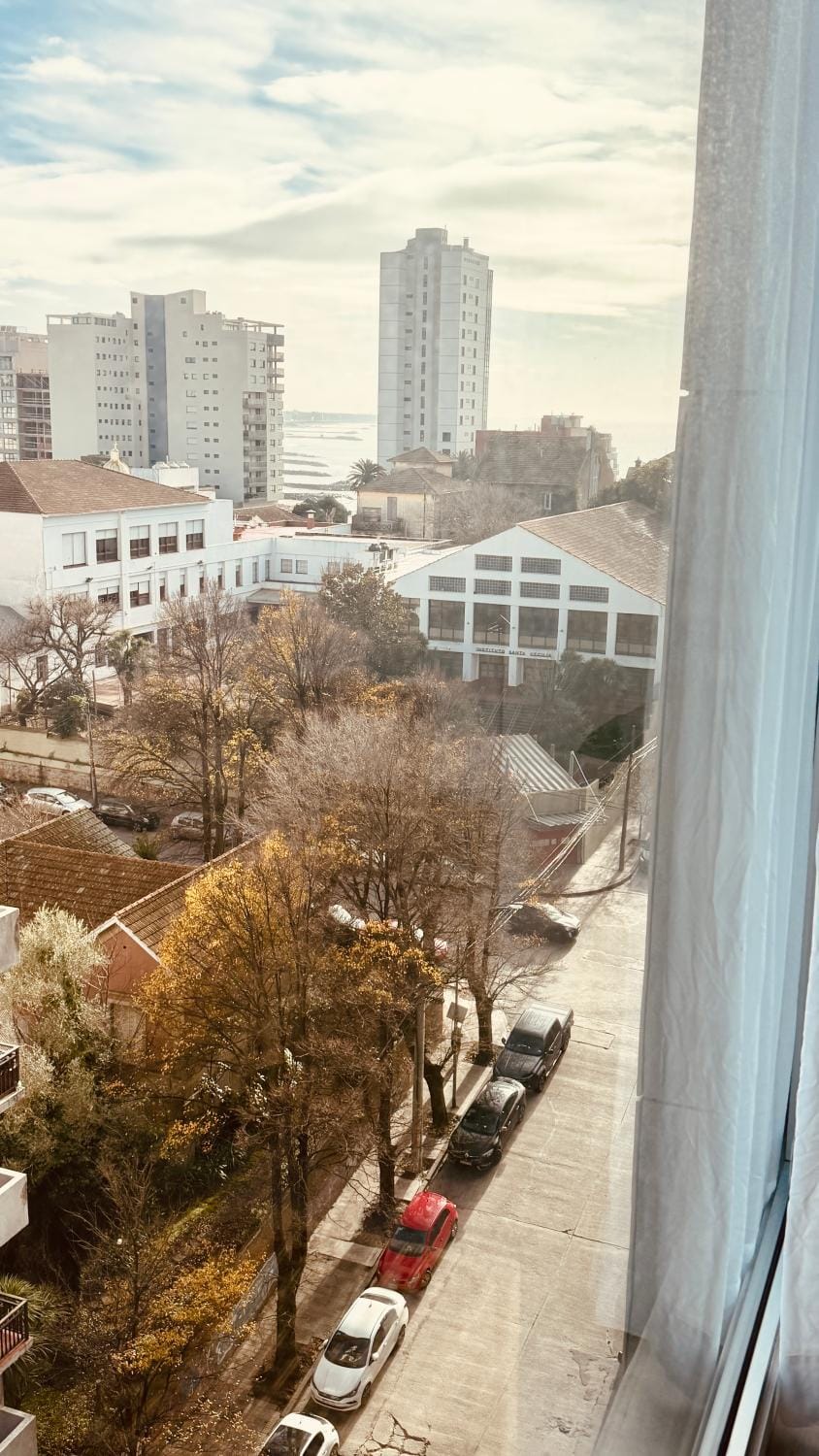 Day, Neighbourhood, City view, Street view