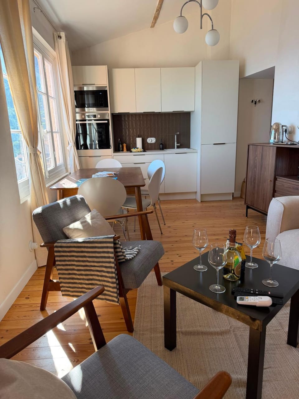 Living room, Dining area