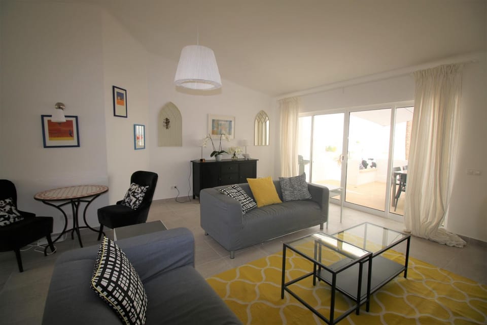Townhouse near the sea with plenty of sunlight House in Luz