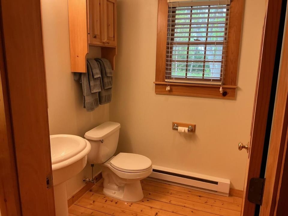 Rivers Edge Cabins - Cozy Lookout Cabin in Cushing