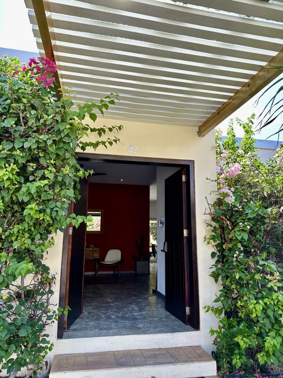 Merlot Villas Aruba private pool from Palm Beach House in Noord