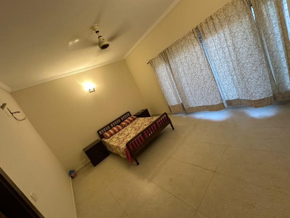 Luxury 4 Bedroom Villa Available For Daily Rent Villa in Karachi