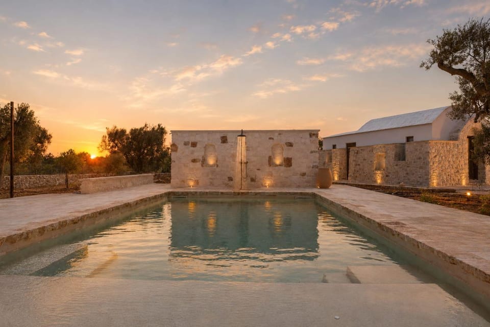 Trullo NiDo suite con piscina in comune Bed and Breakfast in Province of Taranto