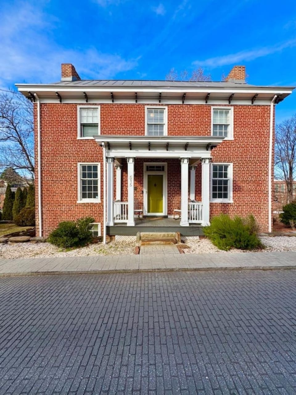 Chandler Combo - Historic DT Building, Walk to Shops and Dining Apartment in Madison Heights