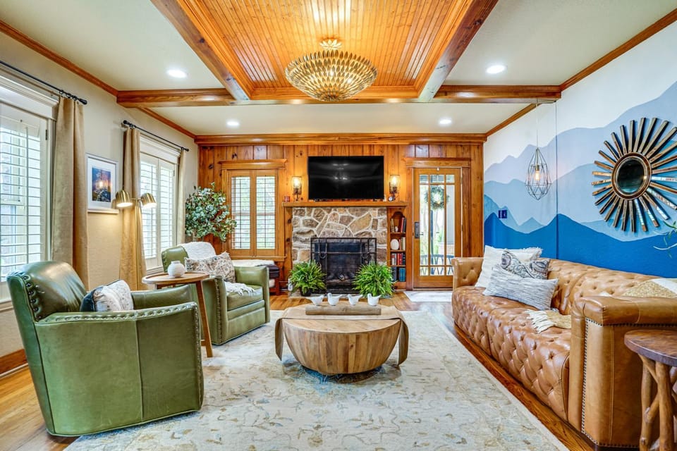 Historic Weatherford Estate w/ Backyard Oasis House in Weatherford