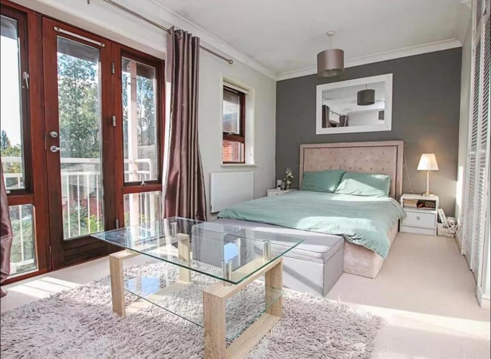 Charming Studio Apartment With Parking! Apartment in Cambridge