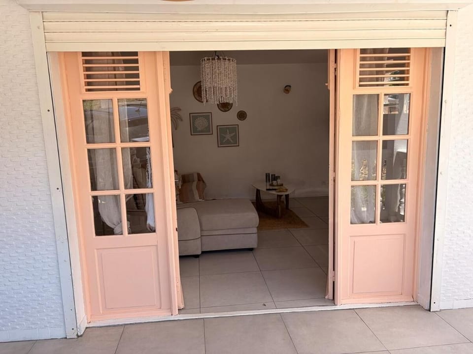 Les O' Ben d'Isis House in Deshaies