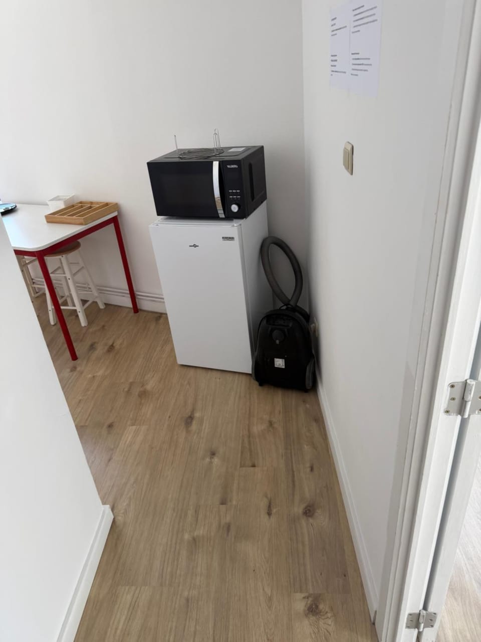 Kitchen or kitchenette, minibar, oven