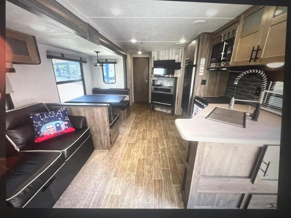 Beautiful 32' RV located in south Chicago suburb Apartment in Chicago