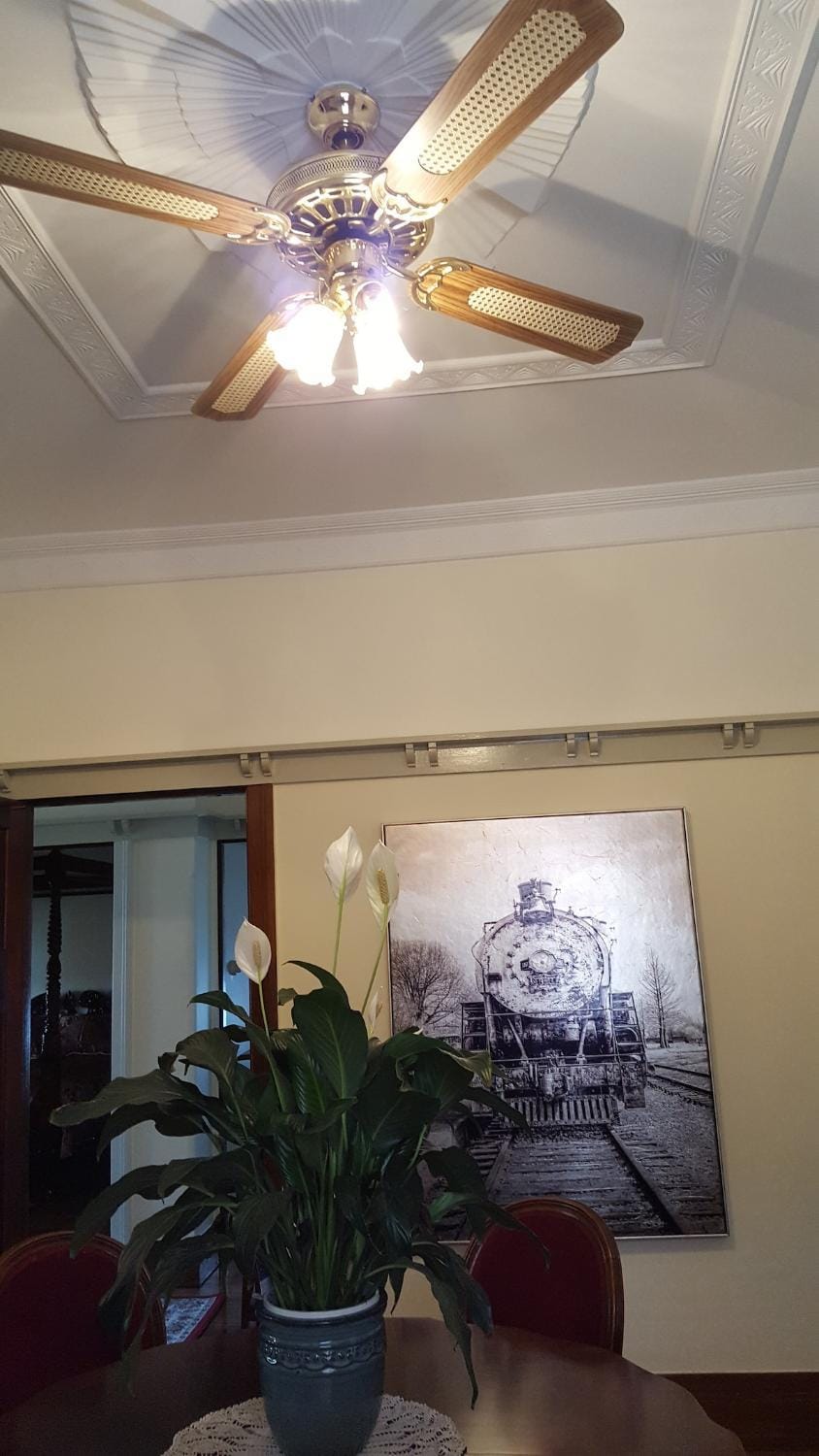 Ravenswood , an Iconic Drouin Residence Villa in Drouin
