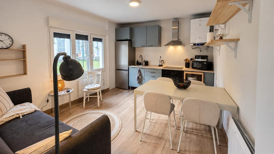 Kitchen or kitchenette, Living room, Dining area