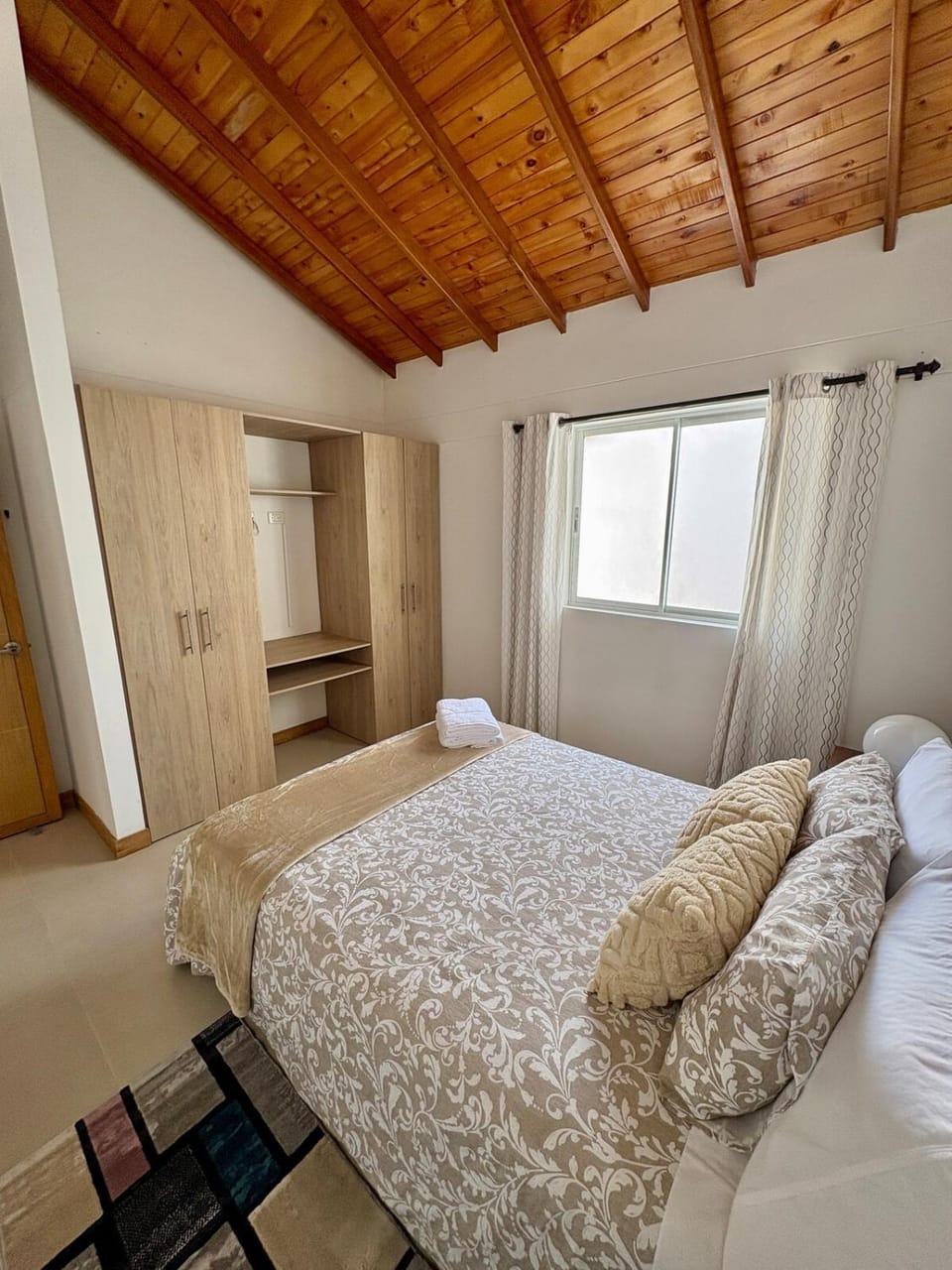 Bed, Photo of the whole room, wardrobe