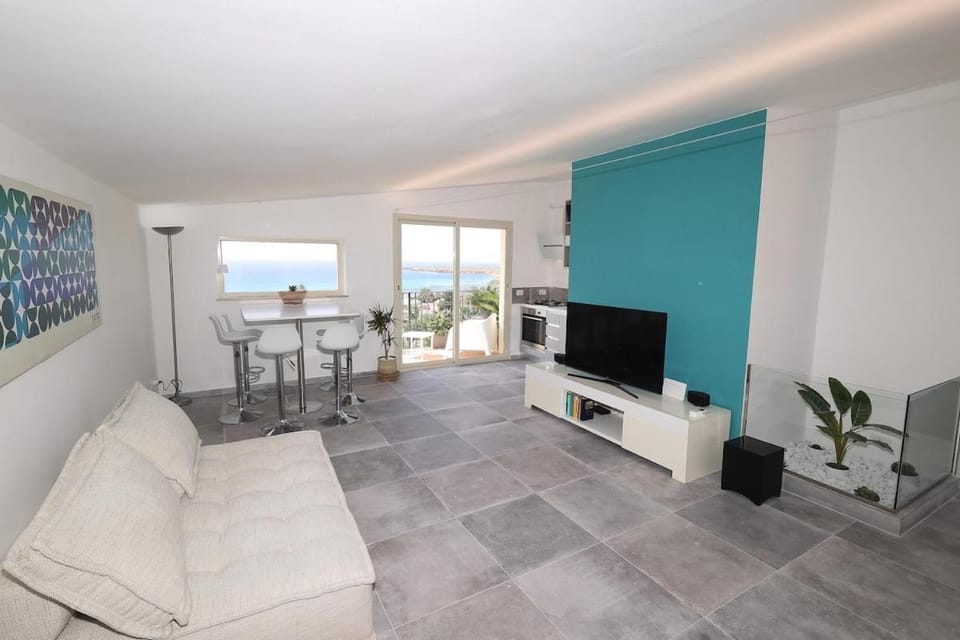 TV and multimedia, Living room, Dining area