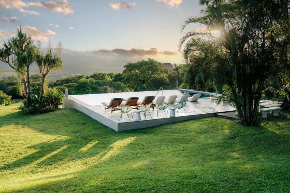 Natural landscape, Garden, Garden view, Mountain view, Pool view, Swimming pool, sunbed