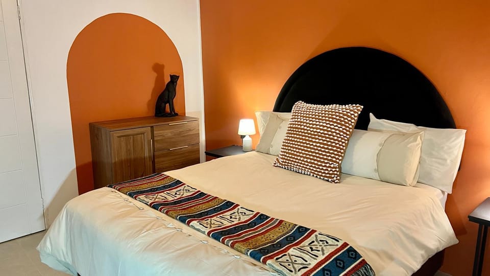 Photo of the whole room, Bedroom