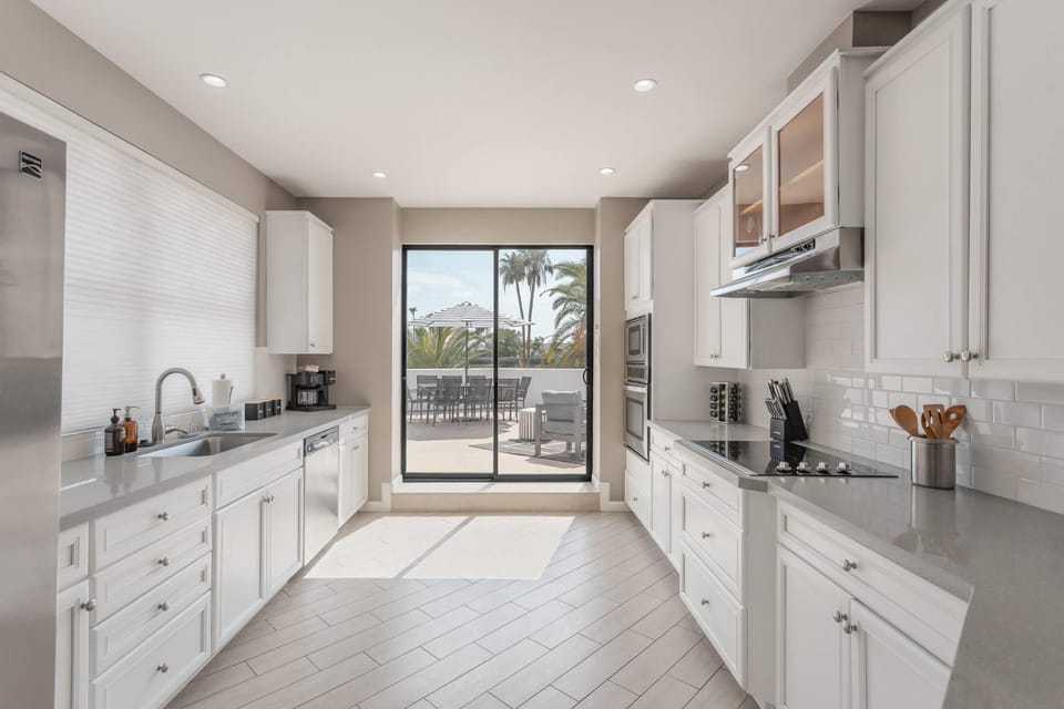 Vega - Private Balcony - In Old Town Scottsdale House in Scottsdale