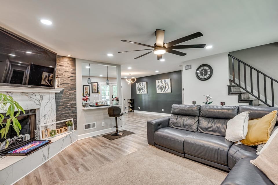 Pool, Hot Tub & Game Room! Stockbridge Oasis House in Stockbridge
