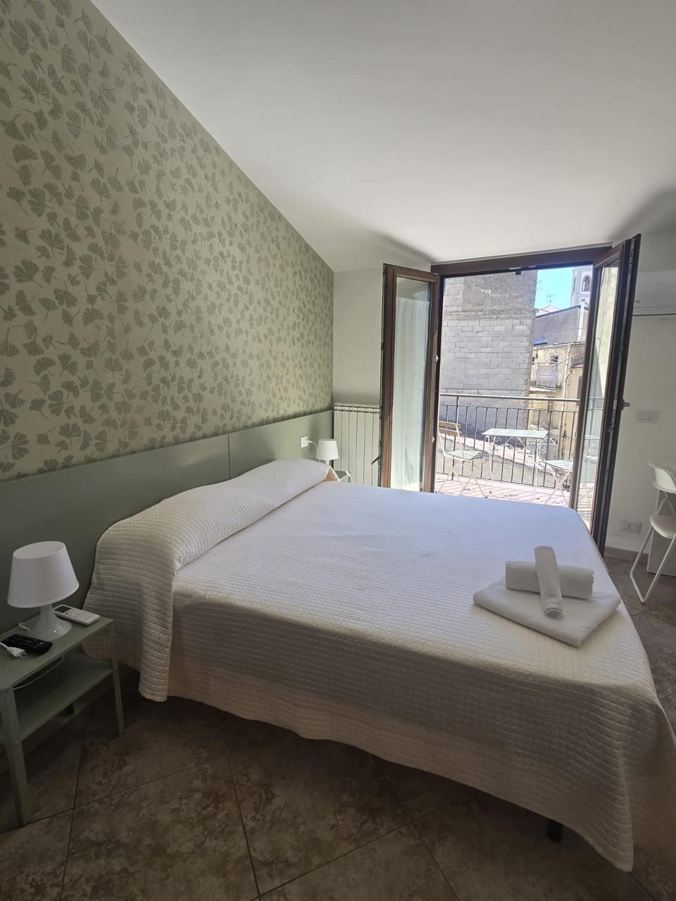 View (from property/room), Photo of the whole room, Bedroom, towels