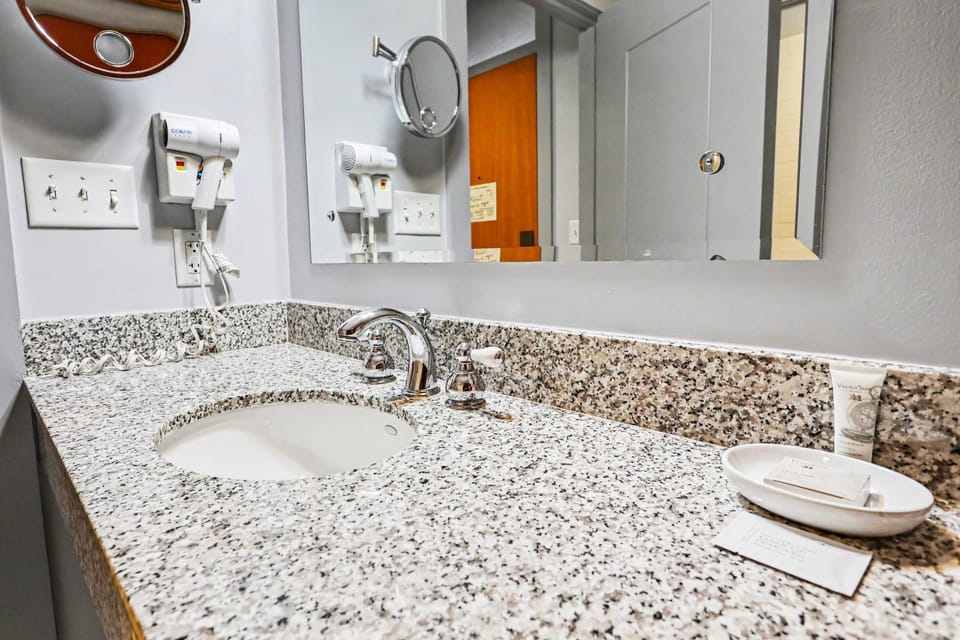 Cozy Lodge Suite 258 in Bay Harbor, MI—ideal for couples seeking a relaxing getaway. Hotel in Bay Harbor