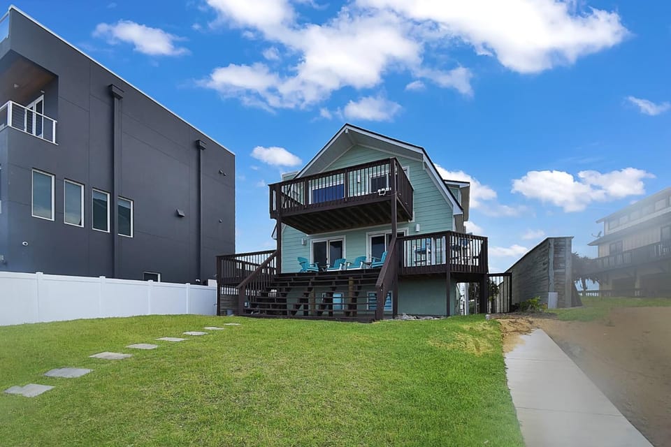 Property building, Day, Natural landscape