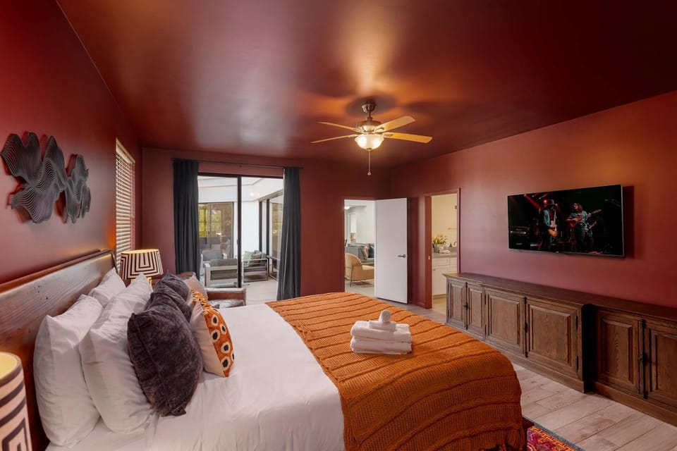Zeta - Private Balcony - In Old Town Scottsdale House in Scottsdale