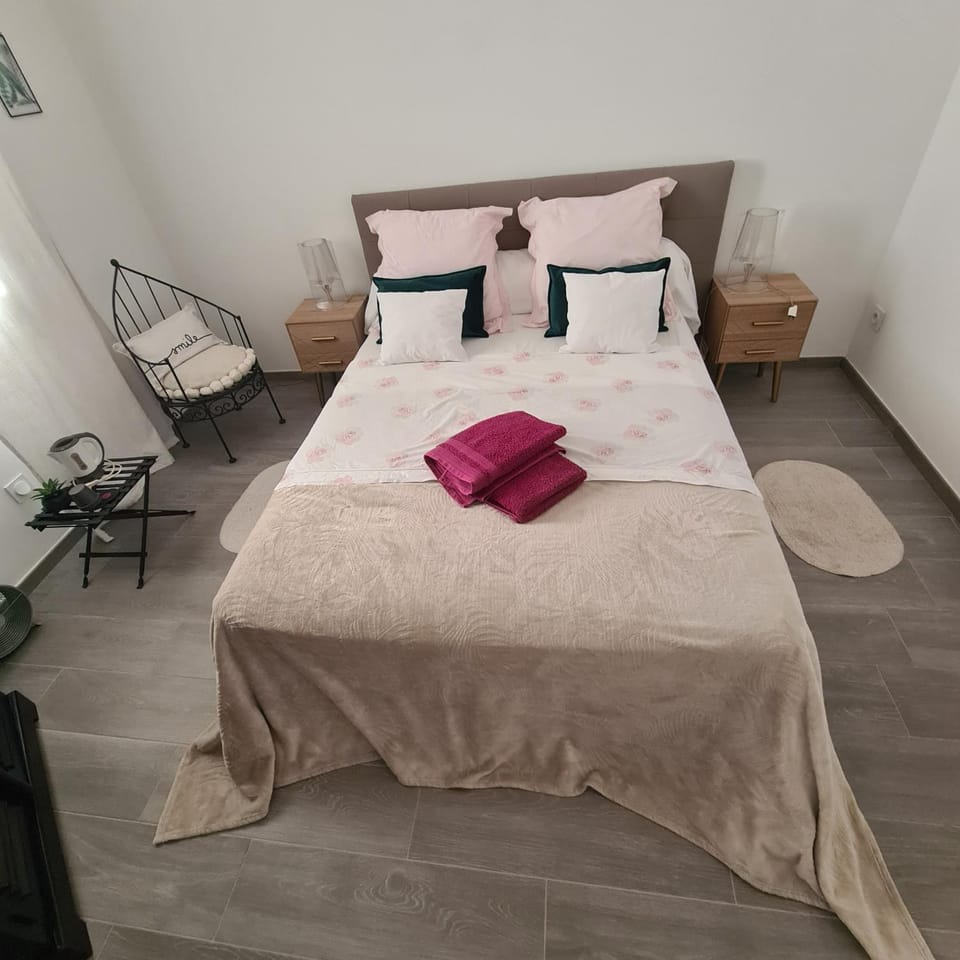 Sunny house Bed and Breakfast in French Riviera