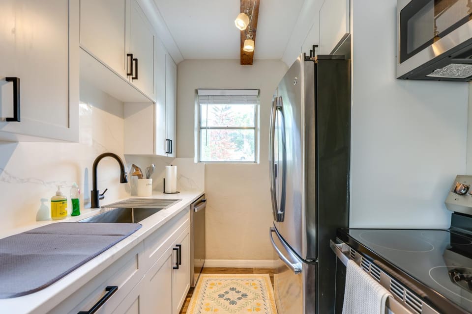 Walk to Beautiful & Historic Downtown Mount Dora House in Mount Dora