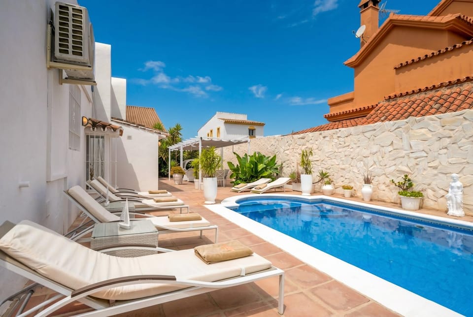 Property building, Pool view, Swimming pool, sunbed