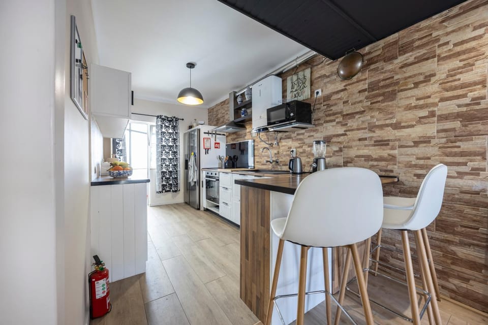 Kitchen or kitchenette, Living room