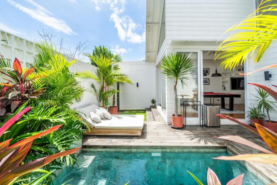 2BR Canggu Villa - Private Pool & Billiards Villa in North Kuta