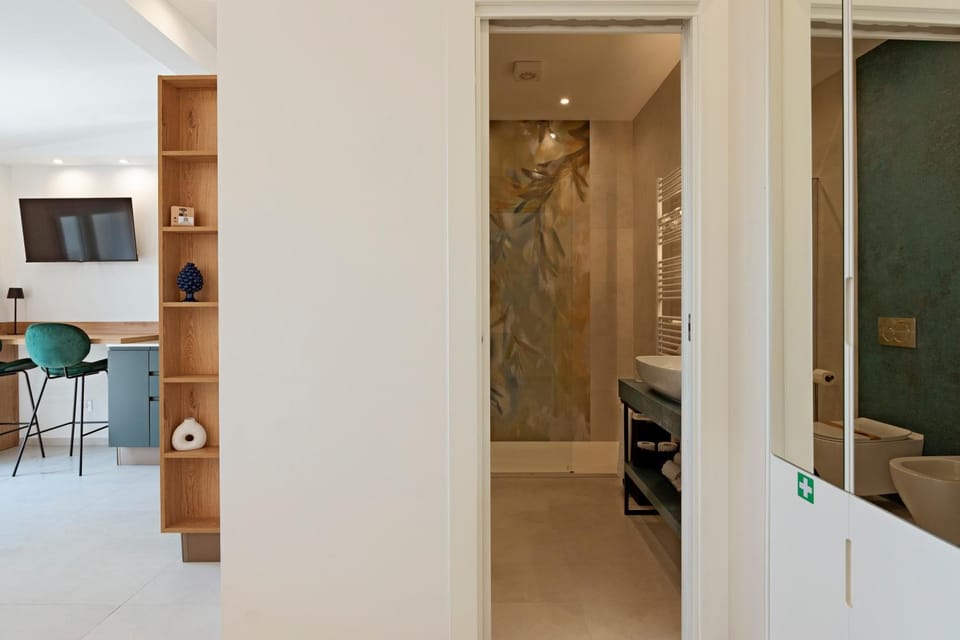 Bathroom, Kitchen or kitchenette