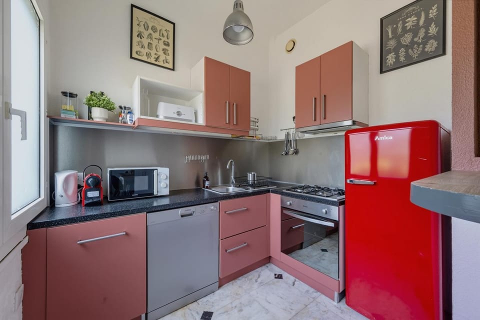 Kitchen or kitchenette