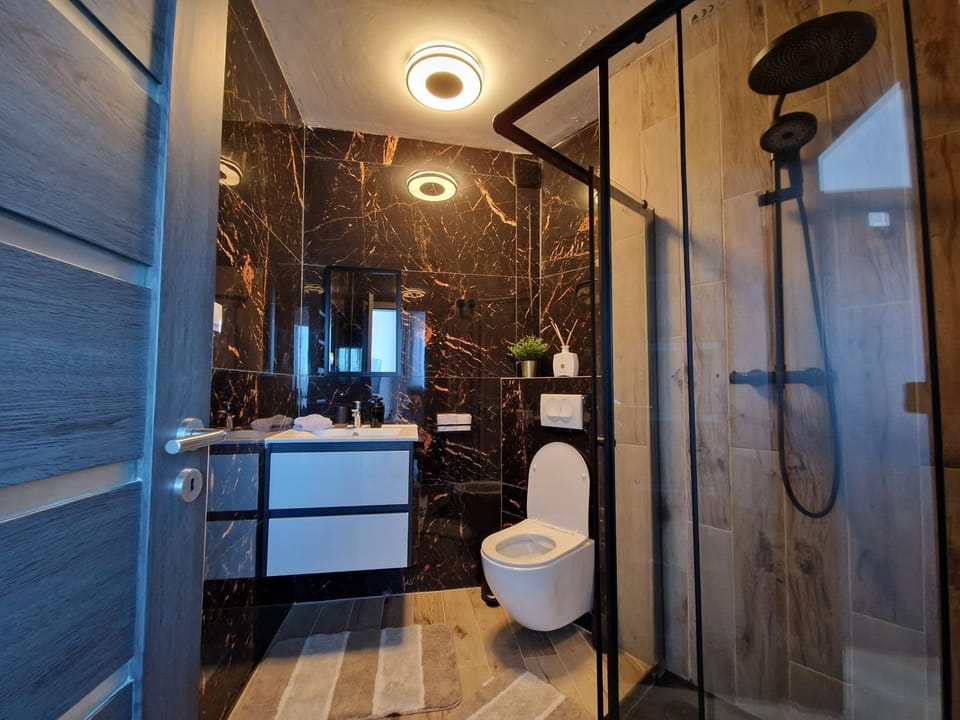 Shower, Toilet, Bathroom