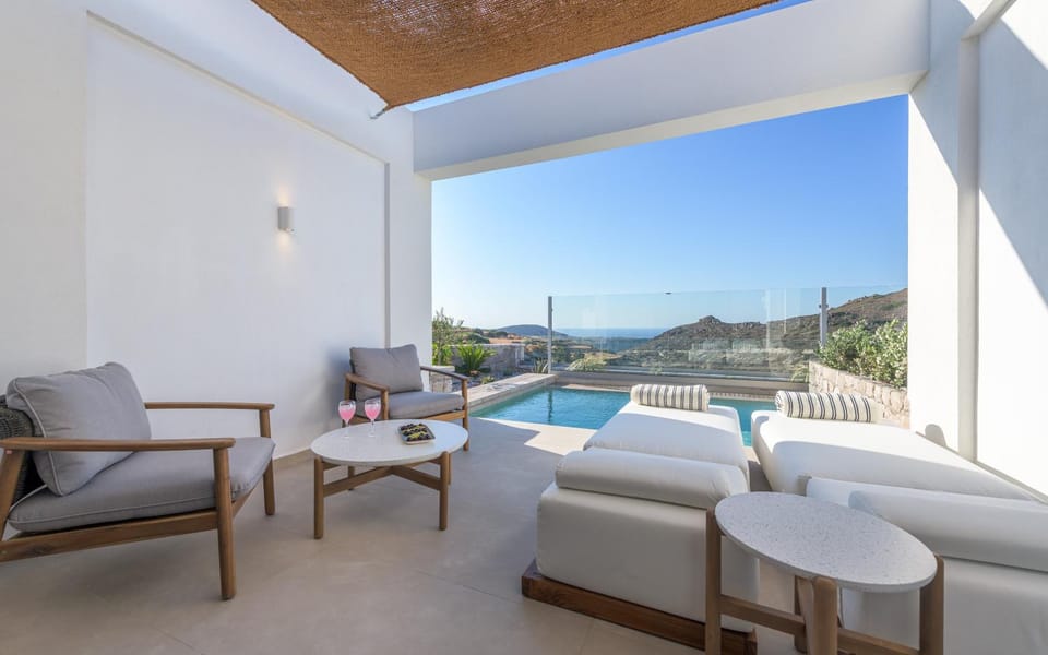 Geomilos Private Suites Milos Hotel in Milos