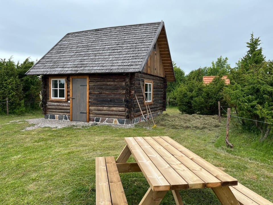 Heinaküün - magamine heinalakas Campground/ 
RV Resort in Estonia