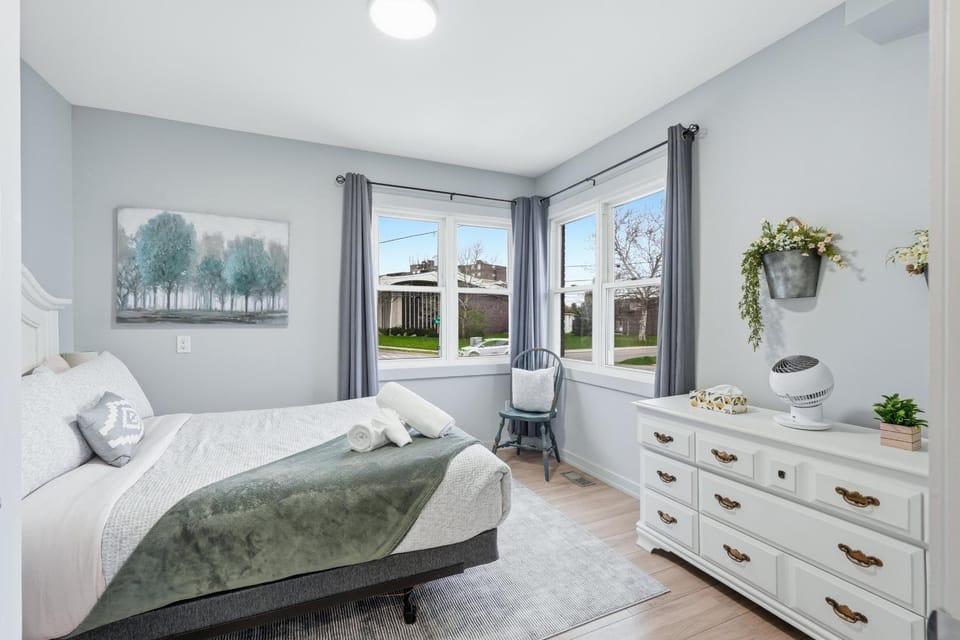 Cozy Cityscapes House in Saint Catharines