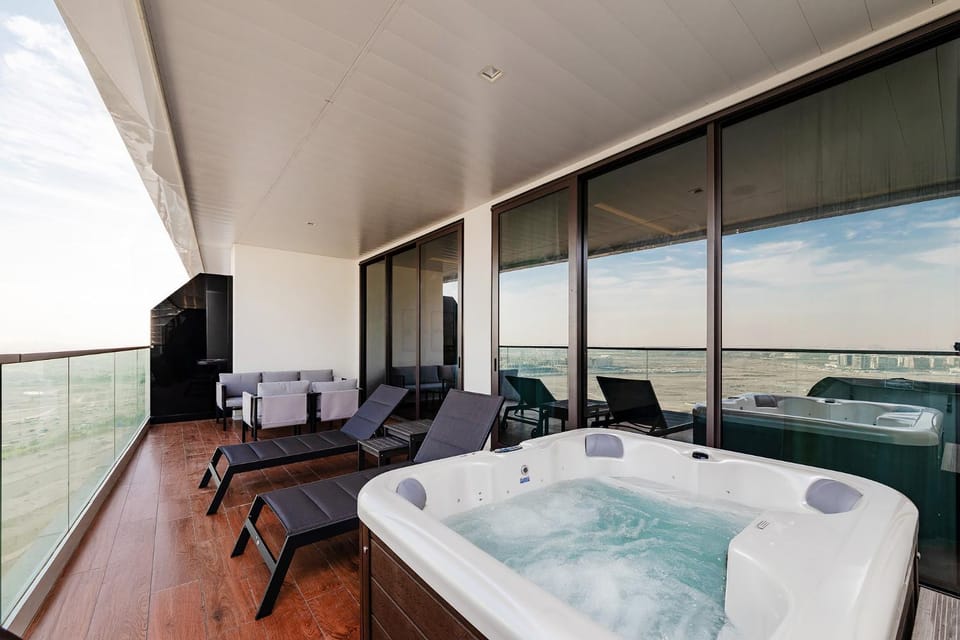 Hot Tub, View (from property/room), Balcony/Terrace