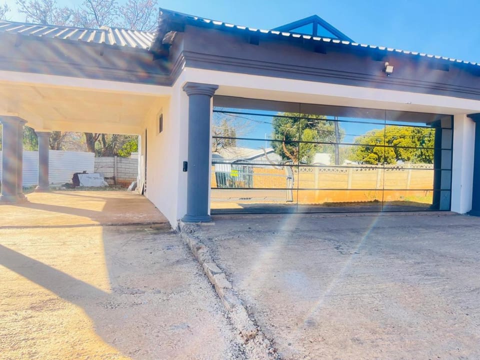 Mafjoint Vacation rental in North West, South Africa