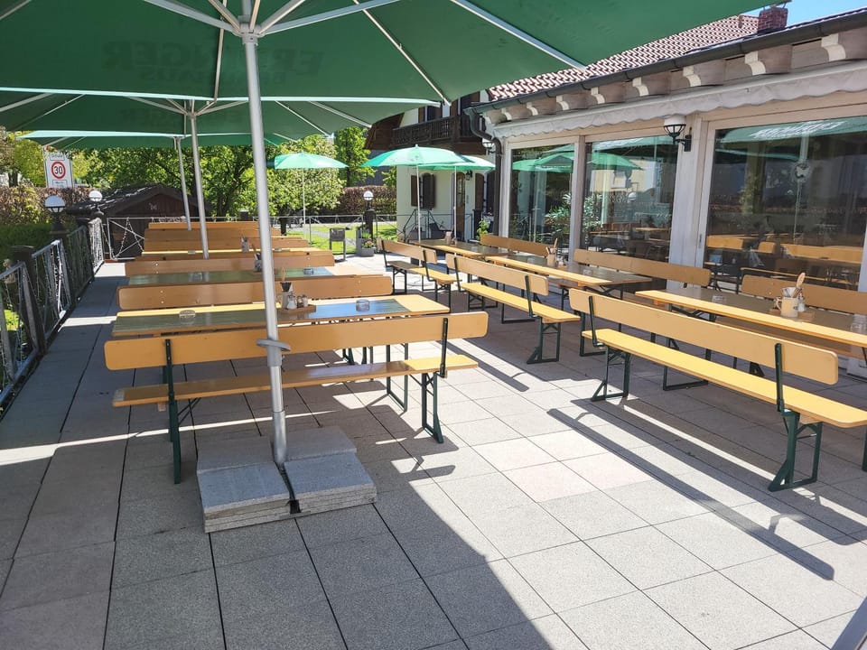 Property building, Restaurant/places to eat