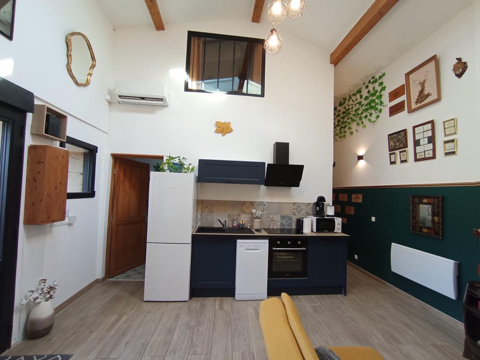 kitchen, air conditioner