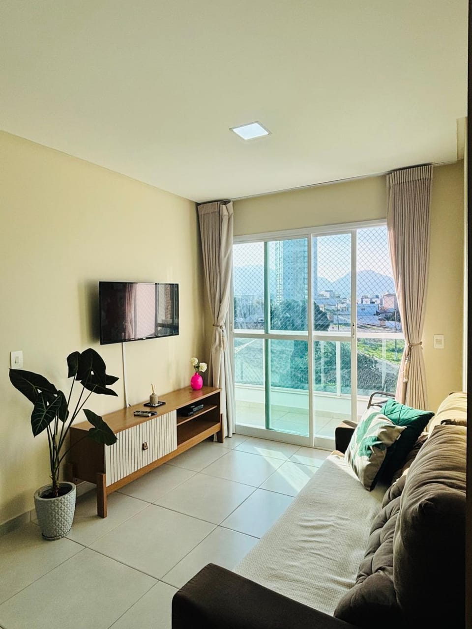 Apto 2 Quartos c Wi-Fi e Garagem - 5 Min da Praia Apartment in Guarapari