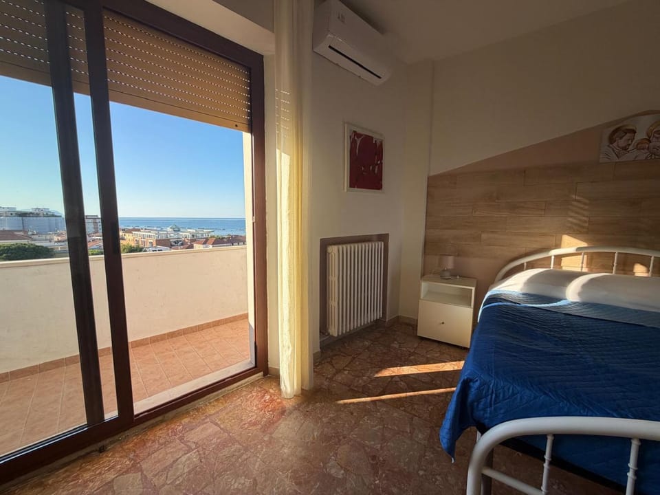 SIXTH HORIZON - Splendido Appartamento Vista Mare - 10 Ospiti Apartment in Civitanova Marche