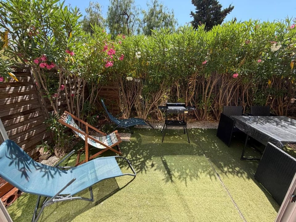 Garden, Balcony/Terrace